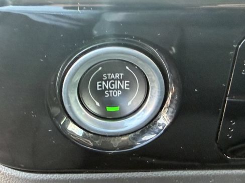 Used 2023 Chevrolet Silverado 1500 LT AWD/4WD image 28