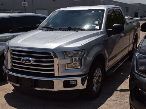 Used 2015 Ford F150 XLT w/ Equipment Group 301A Mid RWD image 2
