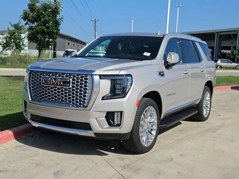 Used 2023 GMC Yukon Denali RWD image 3