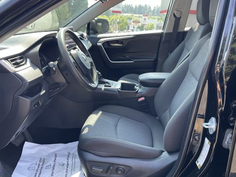Certified 2025 Toyota RAV4 XLE AWD/4WD image 11