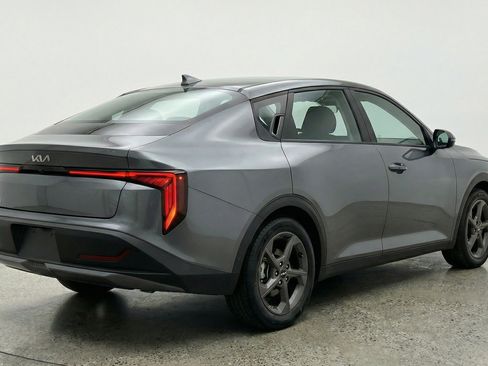 Used 2025 Kia K4 FWD image 9