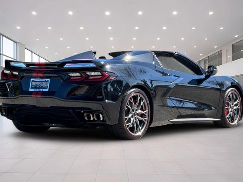 Used 2023 Chevrolet Corvette Stingray Preferred Conv w/ Z51 Performance Package RWD image 4