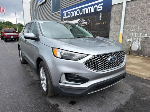 Used 2024 Ford Edge SEL AWD/4WD image 2