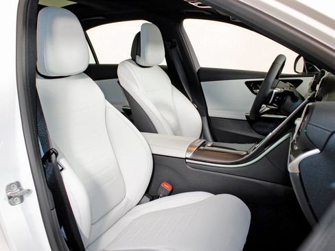 Used 2026 Mercedes-Benz C 300 4MATIC Sedan image 30