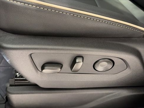 New 2026 Chevrolet Suburban Premier image 12