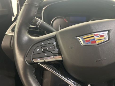 Used 2024 Cadillac XT6 Premium Luxury image 12