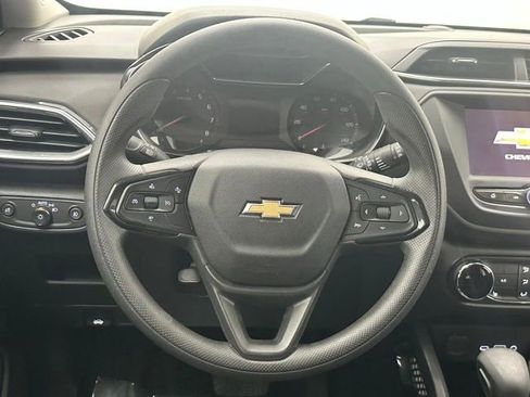 Used 2023 Chevrolet TrailBlazer LT AWD/4WD image 13