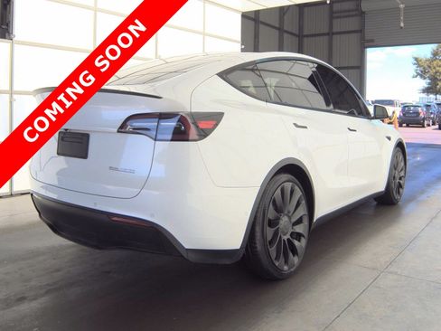 Used 2022 Tesla Model Y Performance AWD/4WD image 5