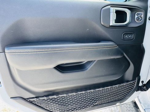 Used 2024 Jeep Wrangler Sahara w/ Safety Group image 11