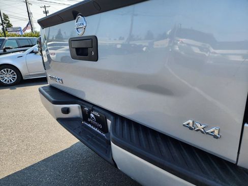 Used 2014 Nissan Titan S AWD/4WD image 31