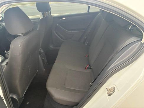Used 2015 Volkswagen Jetta S image 3