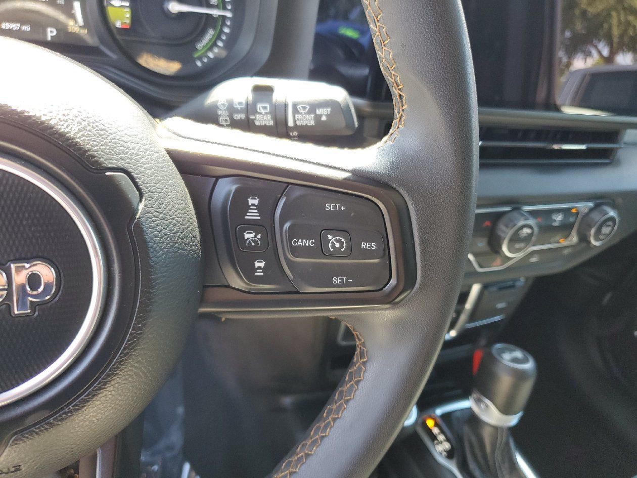 Used 2024 Jeep Wrangler Unlimited AWD/4WD image 28