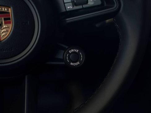 New 2026 Porsche Cayenne Base image 16