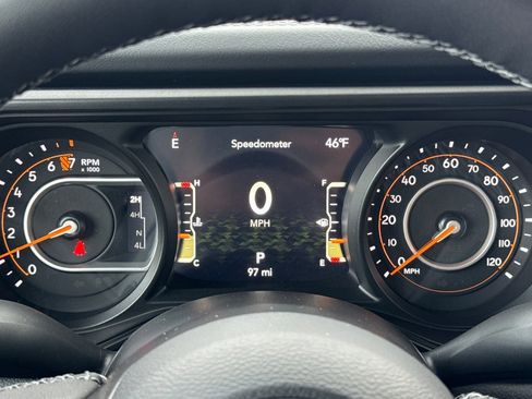 New 2025 Jeep Gladiator High Tide image 20