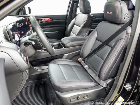 New 2026 Chevrolet Traverse Z71 w/ Driver Confidence Package image 9