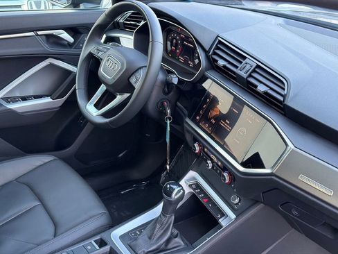 Used 2025 Audi Q3 2.0T Premium image 11