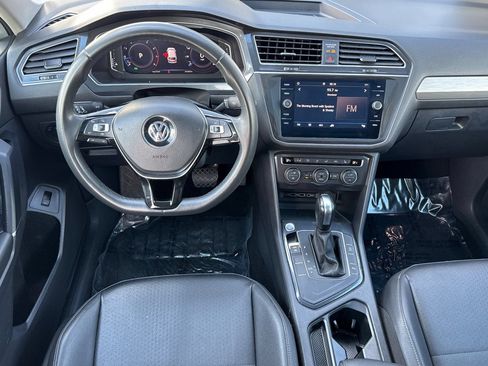 Used 2020 Volkswagen Tiguan SEL FWD image 14