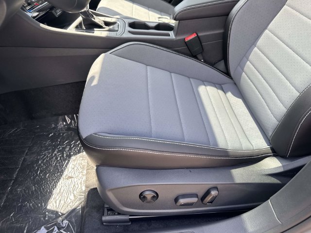 New 2026 Volkswagen Jetta SE FWD image 14