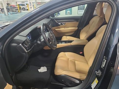 Used 2020 Volvo V90 T6 Cross Country w/ Protection Package Premier image 5