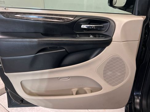 Used 2014 Dodge Grand Caravan American Value Package w/ UConnect Hands-Free Group image 14