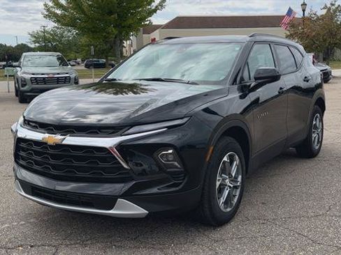 Used 2024 Chevrolet Blazer LT w/ Convenience Package AWD/4WD image 4