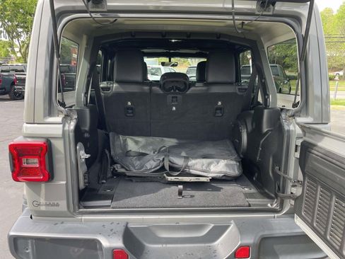 Used 2018 Jeep Wrangler Unlimited Sahara image 14