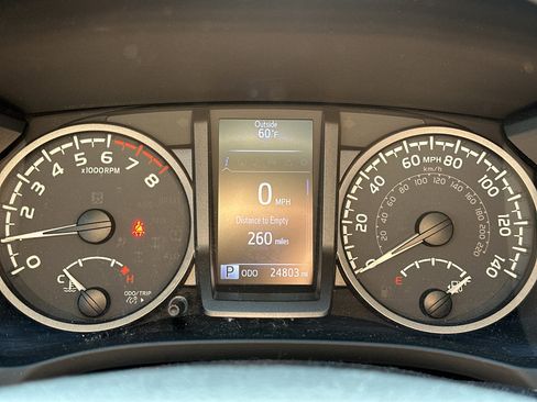 Certified 2023 Toyota Tacoma TRD Off-Road w/ TRD Premium Off Road Package AWD/4WD image 11