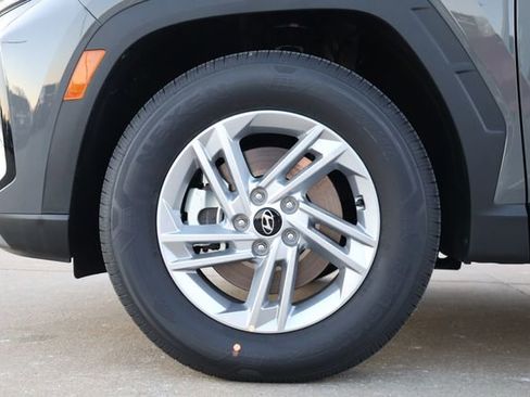 New 2026 Hyundai Tucson SE image 8