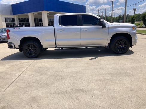 Used 2022 Chevrolet Silverado 1500 RST w/ Max Trailering Package AWD/4WD image 4