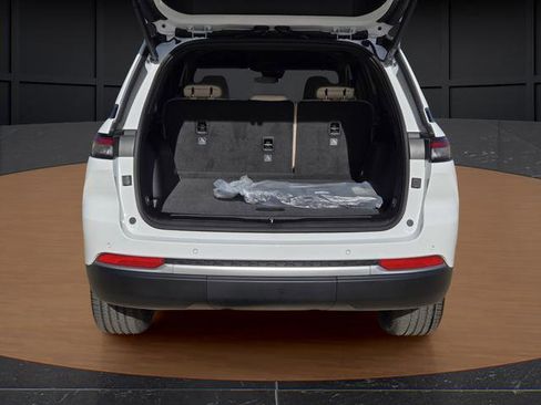 New 2026 Jeep Grand Cherokee Limited RWD image 7