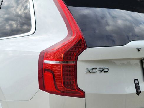 New 2024 Volvo XC90 T8 Plus w/ Protection Package Premier image 12