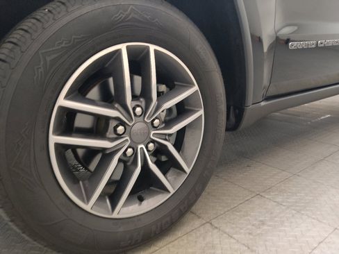 Used 2019 Jeep Grand Cherokee Limited RWD image 31