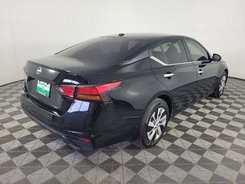 Used 2025 Nissan Altima 2.5 S FWD image 9