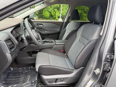 Used 2023 Nissan Rogue SV AWD/4WD image 10