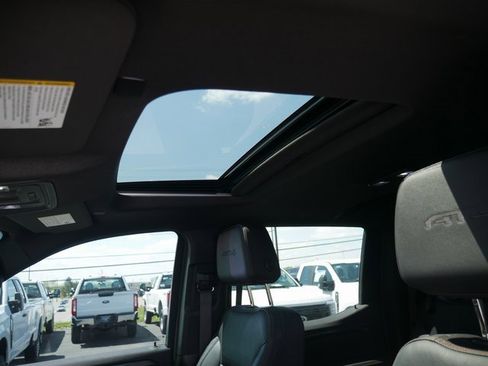 Used 2023 GMC Sierra 1500 AT4 w/ Technology Package image 3