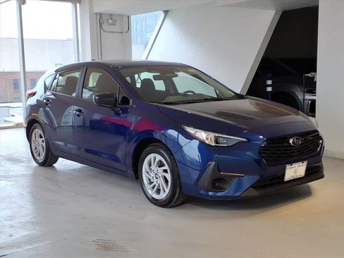 Used 2025 Subaru Impreza 2.0i image 3
