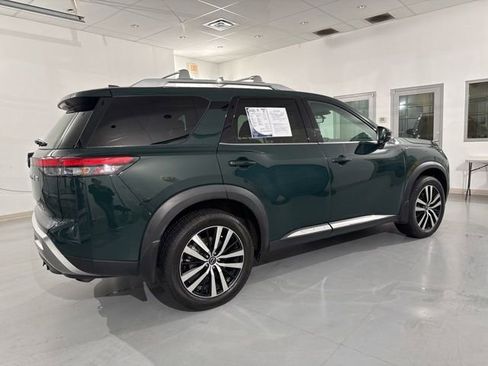 Used 2023 Nissan Pathfinder Platinum AWD/4WD image 14