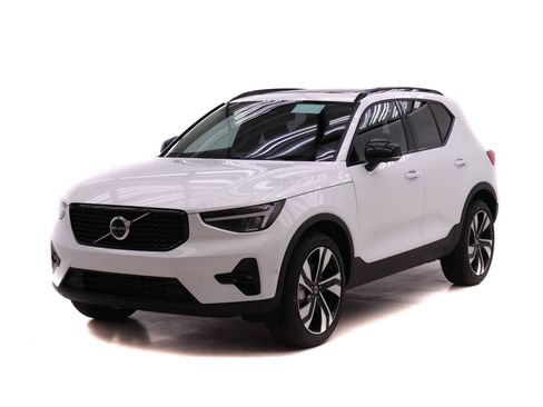 New 2026 Volvo XC40 B5 Plus w/ Climate Package image 1