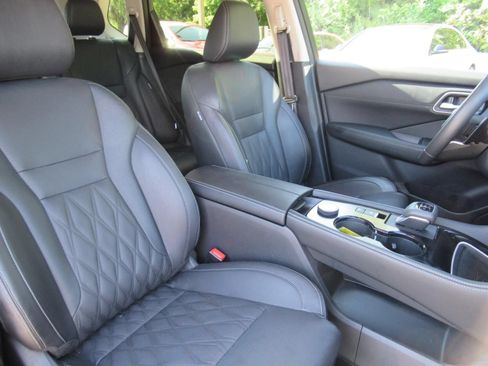 Used 2024 Nissan Rogue Platinum w/ Platinum Premium Package AWD/4WD image 9