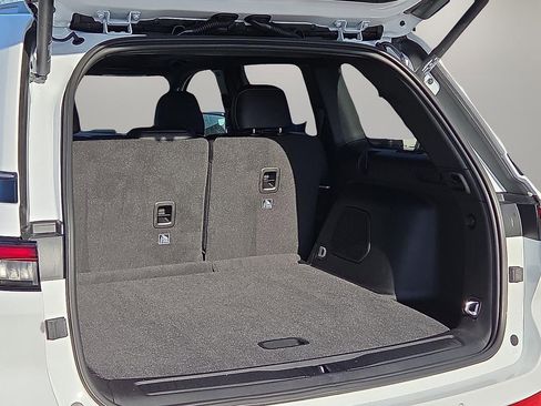 New 2026 Jeep Grand Cherokee Limited w/ Luxury Tech Group II image 9