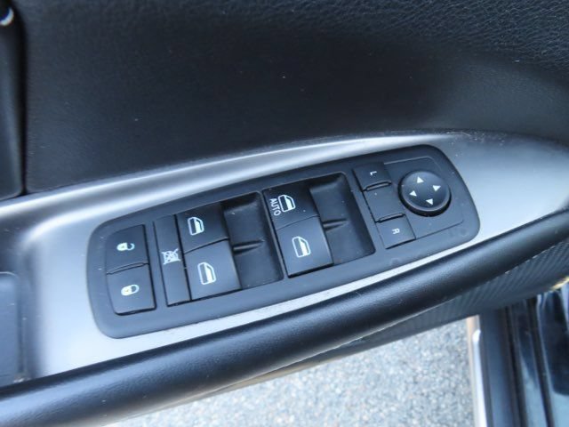 Used 2015 Dodge Journey Crossroad w/ Flexible Seating Group FWD image 18