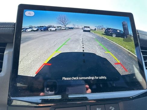 Used 2022 Ford Expedition XLT image 23