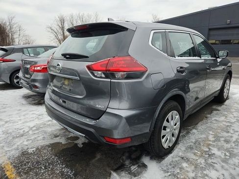 Used 2018 Nissan Rogue S image 4