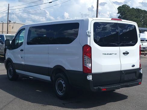 Used 2017 Ford Transit 150 XL RWD image 5
