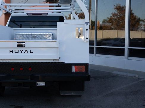 Used 2022 Chevrolet Silverado 3500 LT RWD image 13