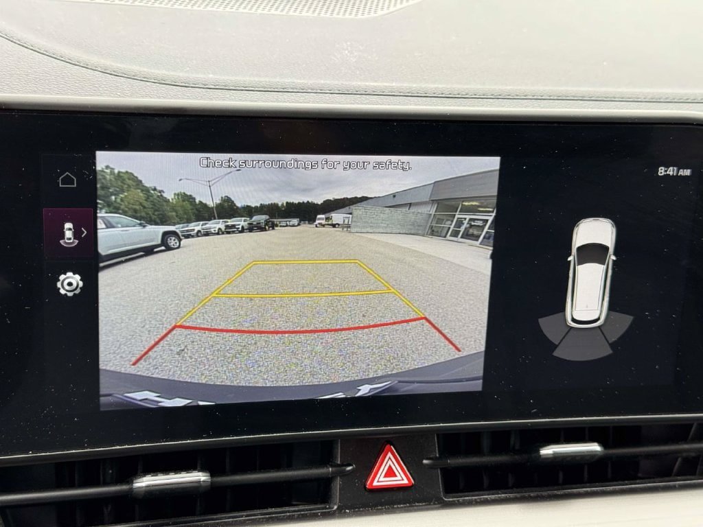 Used 2024 Kia Sportage EX FWD image 4