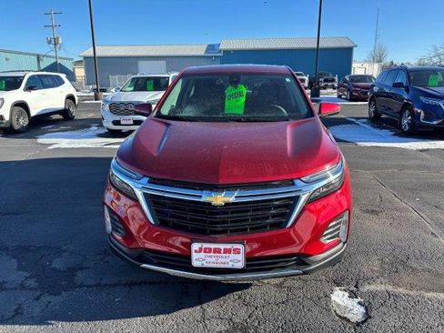 Used 2024 Chevrolet Equinox LT image 2