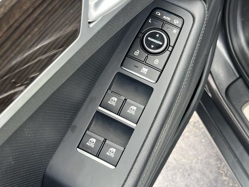 Used 2018 Genesis G80 3.8 AWD/4WD image 26