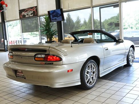 Used 2002 Chevrolet Camaro Z28 w/ Sport Appearance Pkg RWD image 21