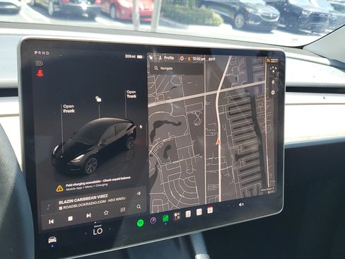Used 2024 Tesla Model Y Long Range AWD/4WD image 24